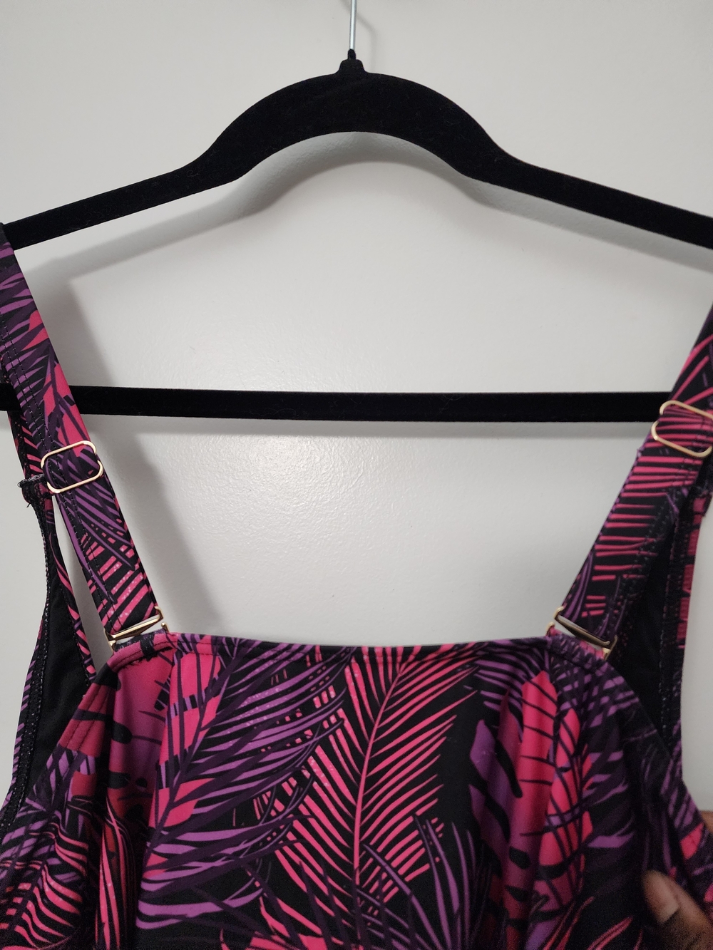 Tropical Leaf Scoop Neck Swim Tankini in Pink & Purple - Picture 4 of 6